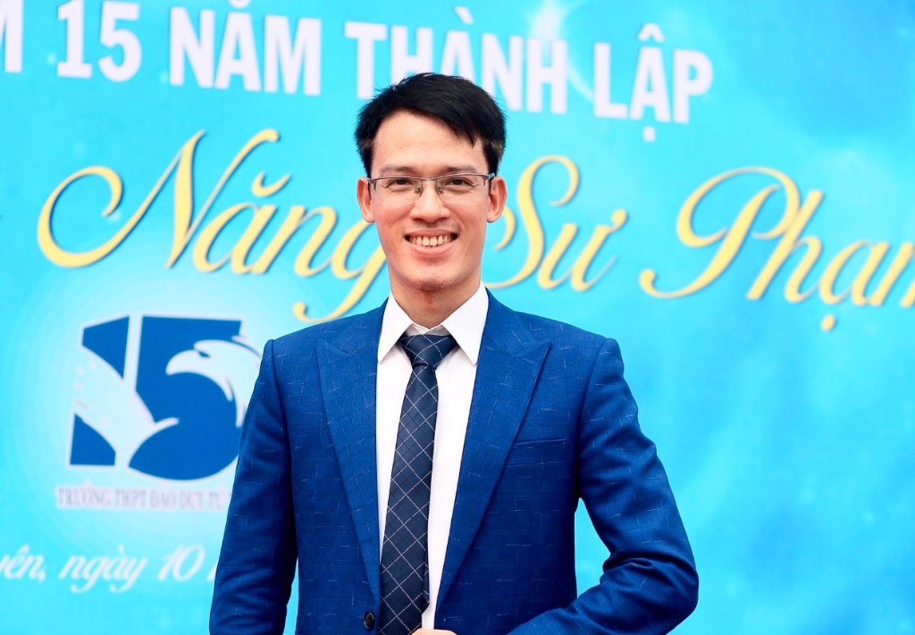 Thầy Tùng Hiệu Trưởng